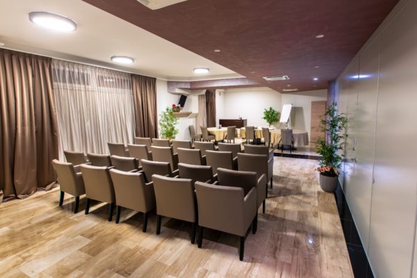 KONFERENCIJSKA 4